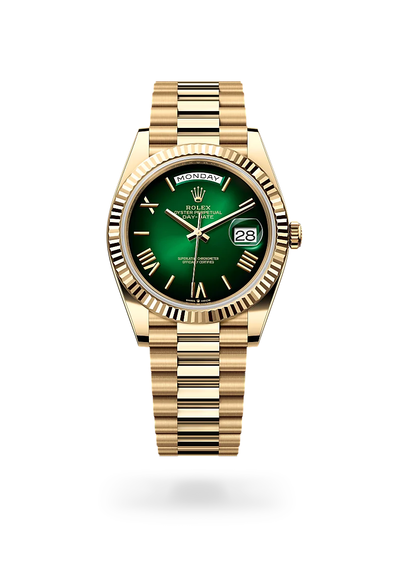 Rolex Day-Date 40 in 18K黃金 with 漸變綠色 dial, 三角坑紋 bezel, and 元首型（President），三格拱形鏈節 bracelet